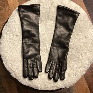 Elegant Black Leather Gloves by Grandoe